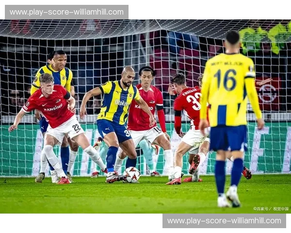 足球半决赛的临场魅力：信念、策略与未来